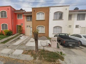 Casa en Venta en Bugambilias , Cdad. de Villa de Álvarez, Colima. LG9