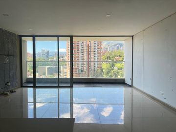 Apartamento en arriendo en Loma del Esmeraldal, Envigado