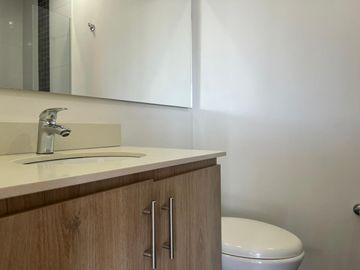 Apartamento en arriendo en Loma del Esmeraldal, Envigado
