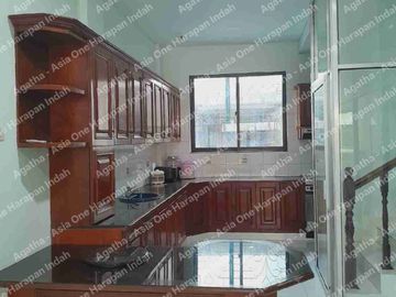 Ruko 4lantai Pangeran Jayakarta Jakarta Pusat