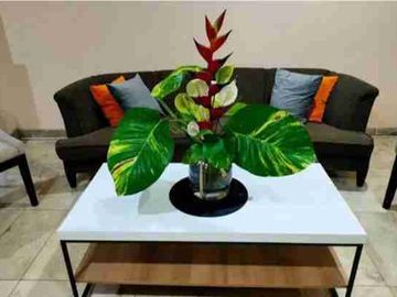 Rumah Dijual di Puri sriwedari Cibubur, posisi depan 
2,5 lantai ada Basement  untuk parkir