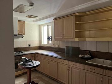 Spacious 4 Bedroom Unit For Sale at Forbes Tower, Valero Makati