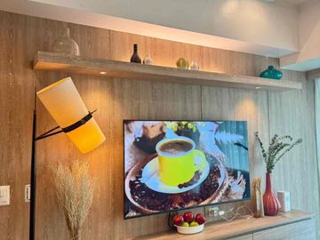 Beautifully Interior-Designed 2BR Park Cascades South