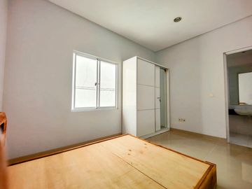 Dijual Cepat Rumah di Glc, Cluster Amerika Latin, Uk.6x16m2