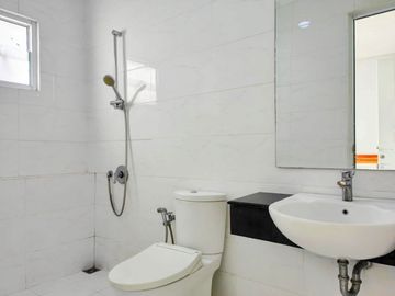Dijual Cepat Rumah di Glc, Cluster Amerika Latin, Uk.6x16m2