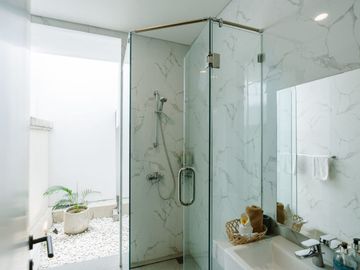 Modern Villa 4 Beds, Jl. Pantai Berawa, Canggu, Bali