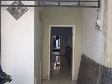 Rumah Lama di Lokasi Favorit Darmo Boulevard – Cocok untuk Kos atau Guest House