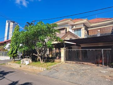 Rumah MARGOREJO INDAH, halaman luas depan - belakang, Row jalan sangat lebar