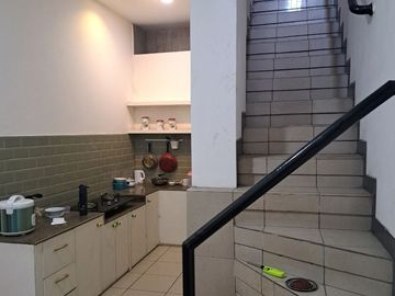 Rumah MARGOREJO INDAH, halaman luas depan - belakang, Row jalan sangat lebar