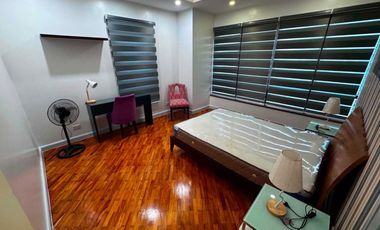 NICE FULLY FURNISHED 3 BEDROOM UNIT IN JOYA NORTH ROCKWELL MAKATI