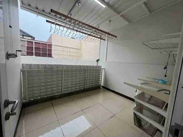 Rumah cluster kota wisata sdh renovasi LT 128 LB 150 siap huni semifurnished