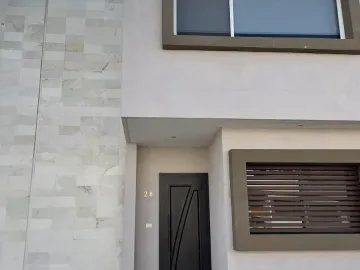 RENTA DE CASA AMUEBLADA, RESIDENCIAL CANTABRIA, SOBRE AV. TLACOTE