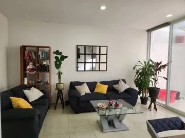 RENTA DE CASA AMUEBLADA, RESIDENCIAL CANTABRIA, SOBRE AV. TLACOTE