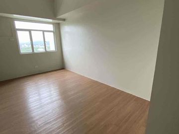 FOR RENT BARE UNIT AT VISTA POINTE