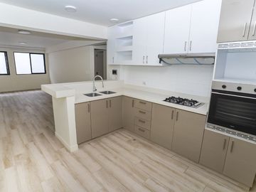 ¡MODERNO FLAT EN VENTA POR USD 173,235 EN EL CORAZÓN DE SANTA CRUZ Y A PASOS DEL MALECÓN!
