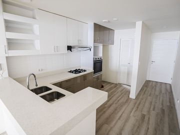 ¡MODERNO FLAT EN VENTA POR USD 173,235 EN EL CORAZÓN DE SANTA CRUZ Y A PASOS DEL MALECÓN!