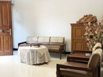 DIJUAL – Rumah 2 Lantai, Strategis dengan Akses Mudah ke Jakarta Selatan & Jakarta Timur