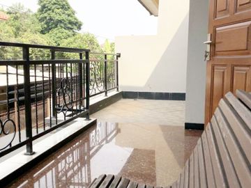 DIJUAL – Rumah 2 Lantai, Strategis dengan Akses Mudah ke Jakarta Selatan & Jakarta Timur