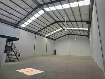 DISEWA GUDANG LAKSANA BUSINESS PARK LUAS 450 M²