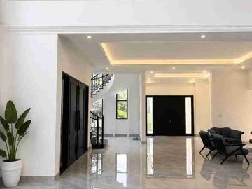Dijual cepat rumah di hook lokasi strategis di Sentul city