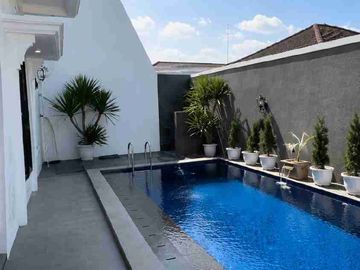 Dijual cepat rumah di hook lokasi strategis di Sentul city