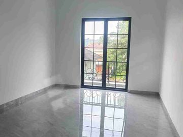 Dijual cepat rumah di hook lokasi strategis di Sentul city