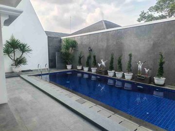 Dijual cepat rumah di hook lokasi strategis di Sentul city