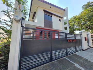 HOUSE AND LOT FORSALE IN KATARUNGAN VILLAGE MUNTINLUPA CITY