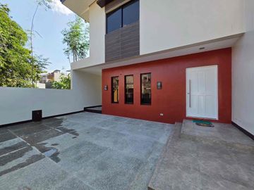 HOUSE AND LOT FORSALE IN KATARUNGAN VILLAGE MUNTINLUPA CITY