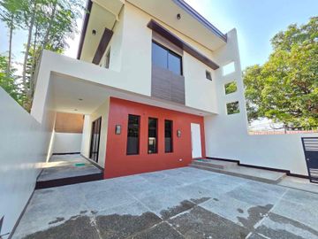 HOUSE AND LOT FORSALE IN KATARUNGAN VILLAGE MUNTINLUPA CITY