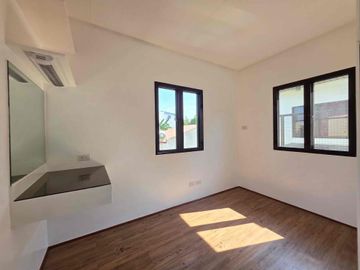 HOUSE AND LOT FORSALE IN KATARUNGAN VILLAGE MUNTINLUPA CITY
