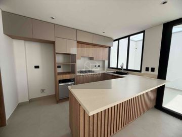 Casa Unifamiliar en Urbanización cerrada para estrenar