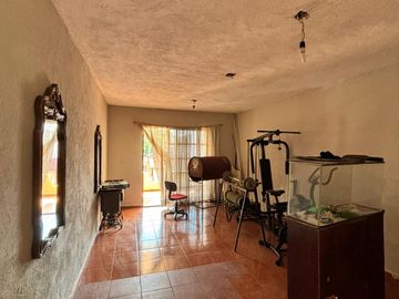Casa en VENTA en col. Miguel Hidalgo, en esquina.