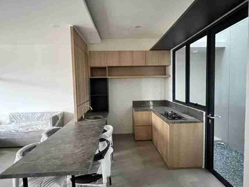 DISEWAKAN RUMAH 2 LANTAI FULLY FURNISH & ELEKTRONIK DI TANAKAYU SVANI BSD CITY TYPE 6 HOEK