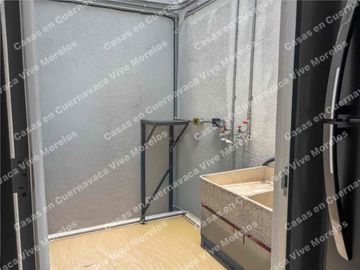 CASA ESTILO INDUSTRIAL MODERNO EN RENTA NORTE DE CUERNA VIG Y RAPIDO ACCESO