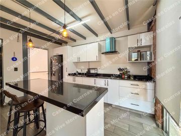 CASA ESTILO INDUSTRIAL MODERNO EN RENTA NORTE DE CUERNA VIG Y RAPIDO ACCESO