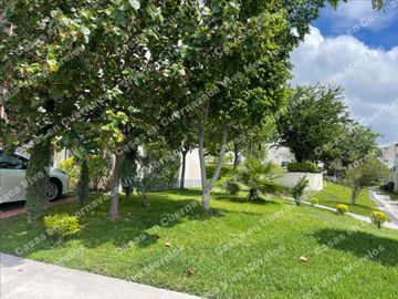 CASA SEMINUEVA EN VENTA O RENTA EN SANTE II XOCHITEPEC VIG Y AMENIDADES