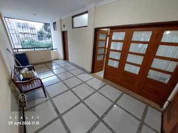 RUMAH MEWAH DI DAGO BANDUNG Dengan Kolam Renang Pribadi Askes Mudah Harga Nego