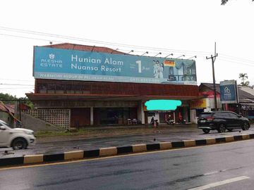 RUKO 3 LANTAI DENGAN PARKIRAN LUAS KARUNDANG CiPOCOK SERANG BANTEN  Strategis pinggir jalan
