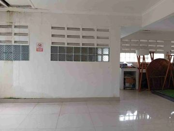 RUKO 3 LANTAI DENGAN PARKIRAN LUAS KARUNDANG CiPOCOK SERANG BANTEN  Strategis pinggir jalan