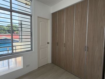 Townhouse for Sale Along Visayas Ave | Lot Area 56.3 Floor Area 158 SQM | 1-2 Car Garage