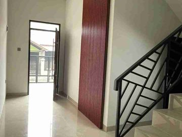 Disewa Rumah Baru Clasic Modern Dua lantai
Daerah Arcamanik Bandung