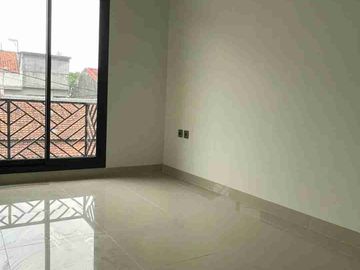 Disewa Rumah Baru Clasic Modern Dua lantai
Daerah Arcamanik Bandung