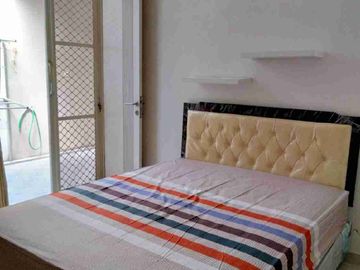 Sewa Rumah East Coast Park Pakuwon City. Furnished. Bagus. Dekat Hokky Supermarket, Ruko Beverly