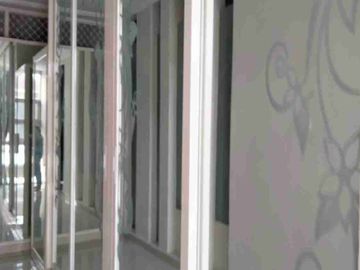 Sewa Rumah East Coast Park Pakuwon City. Furnished. Bagus. Dekat Hokky Supermarket, Ruko Beverly