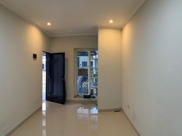 Rumah komplek siap huni jln Cendrawasih cipayung ciputat