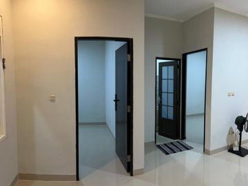 Rumah komplek siap huni jln Cendrawasih cipayung ciputat