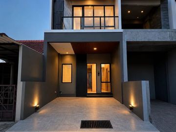 DIJUAL 2 RUMAH CANTIK MASIH BARU 2 LANTAI DI VILLA MELATI MAS (DM92)