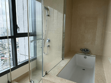 3BR Condo for Sale in Shang Salcedo Place, Salcedo Village, Makati - RS4973981