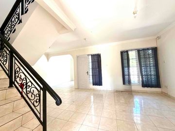 Rumah Nyaman di Lingkungan Elit Strategis